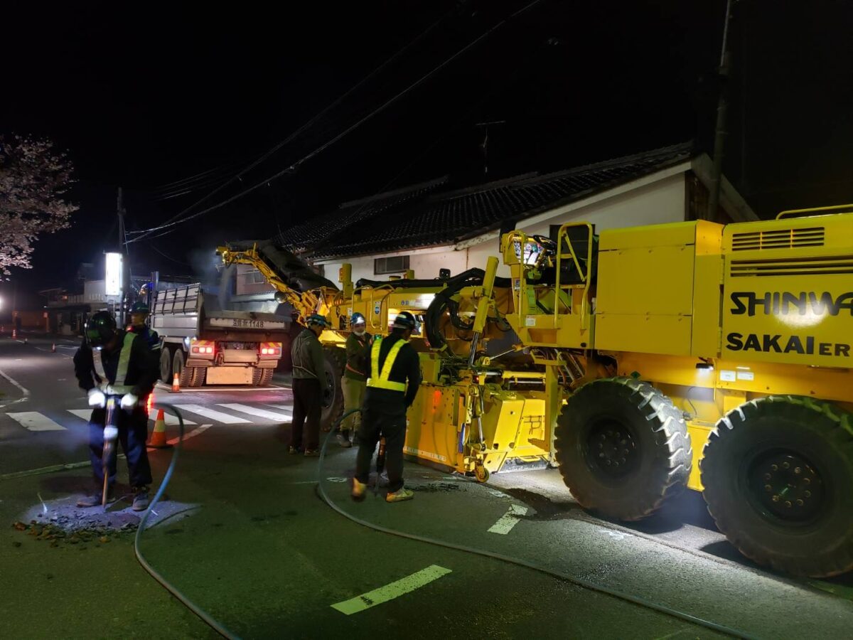 橋の寿命化工事　夜間工事