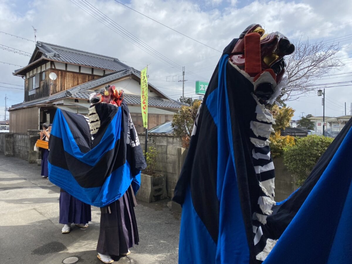 獅子舞がやってきました